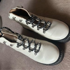 Boots worn only a couple times